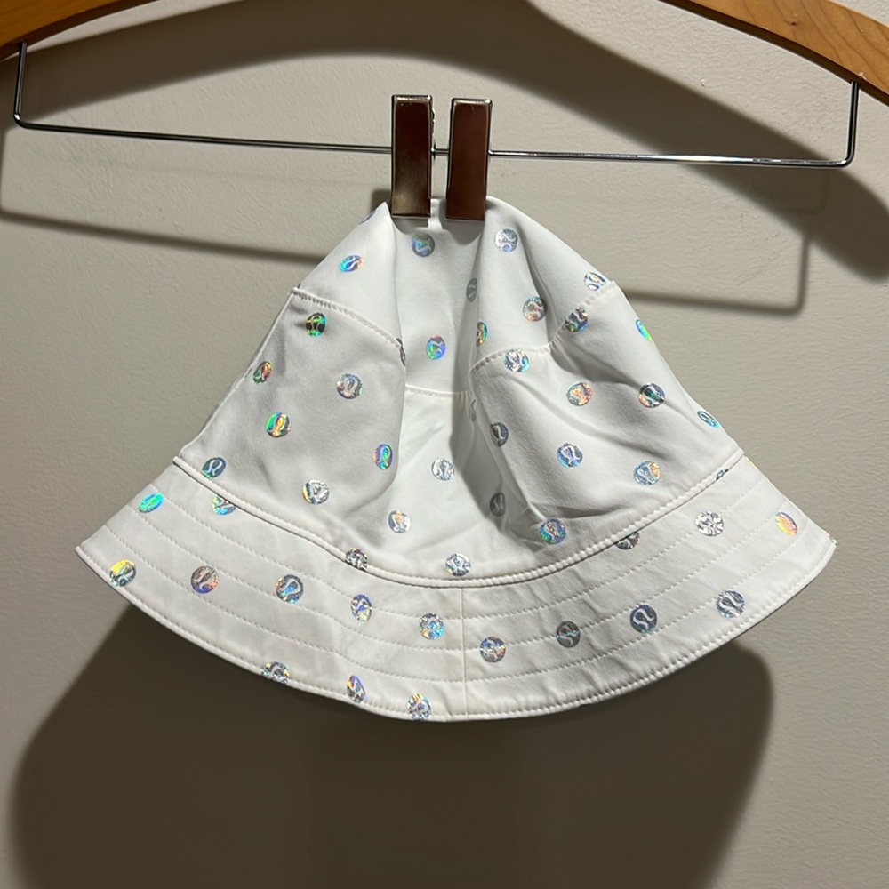 Lululemon bucket hat